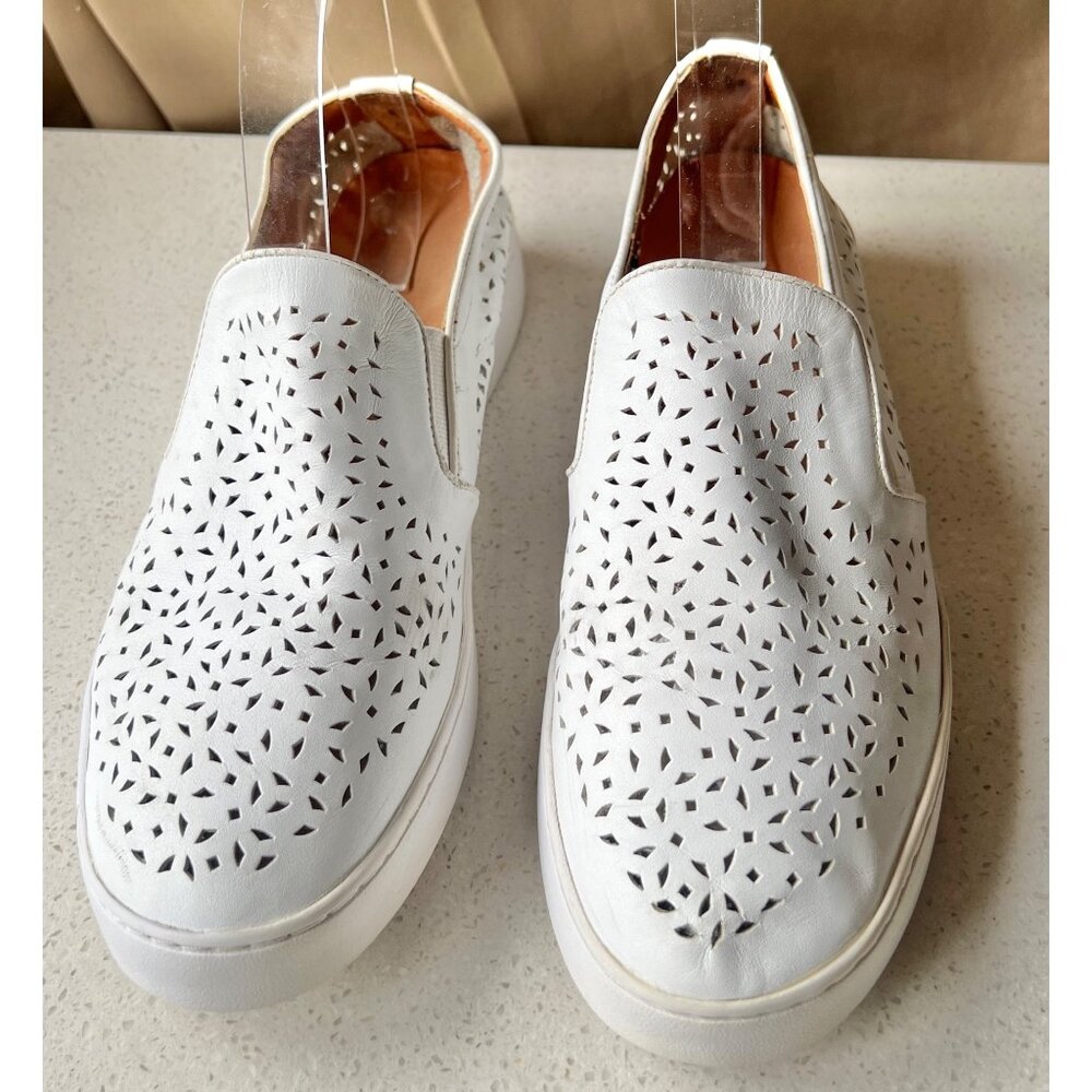 Vionic White Perforated Slip-On Sneakers Womens Size 9.5 Leather Arch Support - Picture 3 of 5